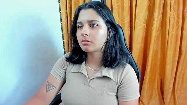 Megan Whitte online show from October 6, 2025, 8:06 pm