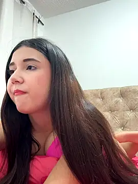 mia cooper 24 online show from November 23, 2025, 3:39 am