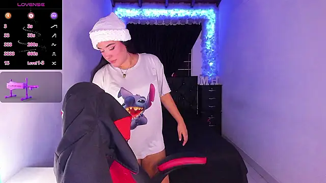 Mariana Hasper  online show from December 6, 2024, 2:02 am