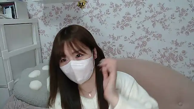 Snapshot of mei_hosina chatting on February 18, 2026, 3:52 pm mei hosina online show from February 18, 2026, 3:52 pm