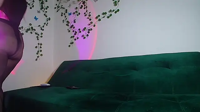 cattaleya02 online show from December 19, 2024, 12:56 am