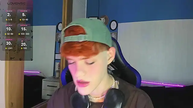 VladHellsing4 online show from October 5, 2025, 3:10 pm