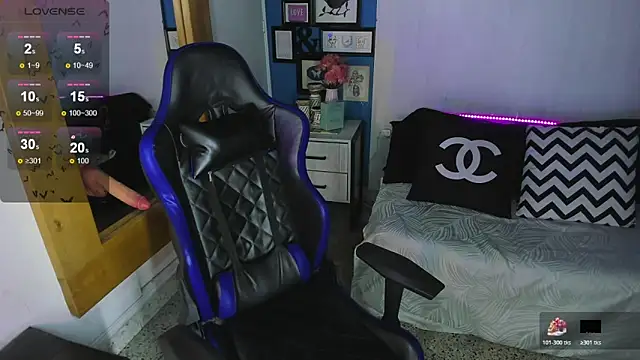 VladHellsing4 online show from November 9, 2025, 4:05 pm