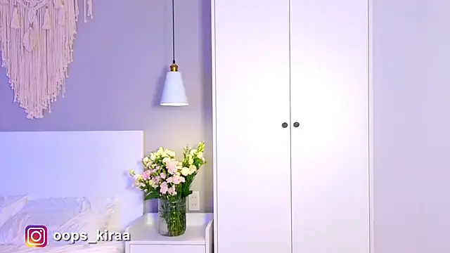 Kira mmr online show from April 17, 2026, 5:38 pm