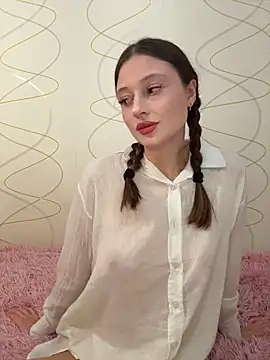 Kimsweet7 online show from November 5, 2025, 5:57 pm