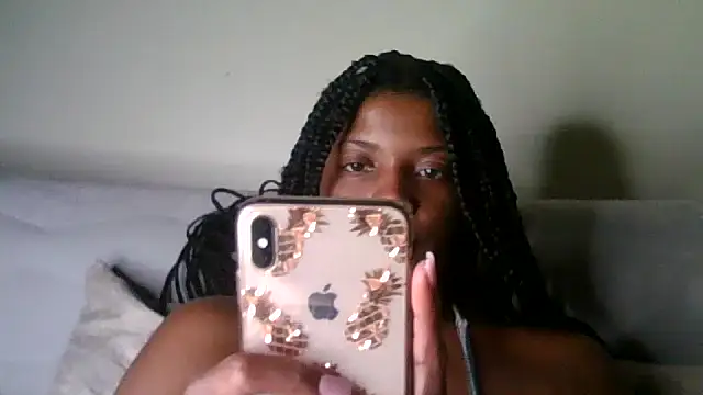 Snapshot of CaramelGoddessxoxo chatting on June 3, 2026, 5:21 am CaramelGoddessxoxo online show from June 3, 2026, 5:21 am