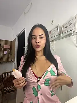 vicky tt online show from March 10, 2025, 2:05 pm