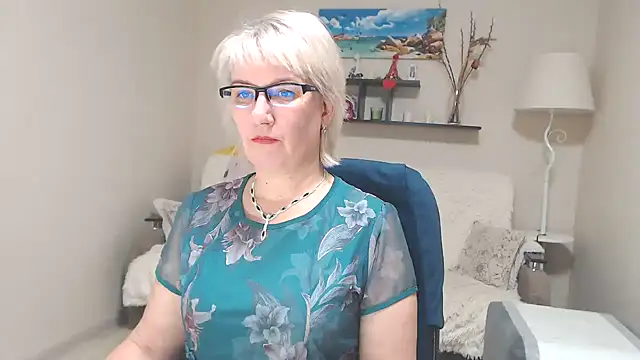 FleurMays online show from December 4, 2024, 4:43 am