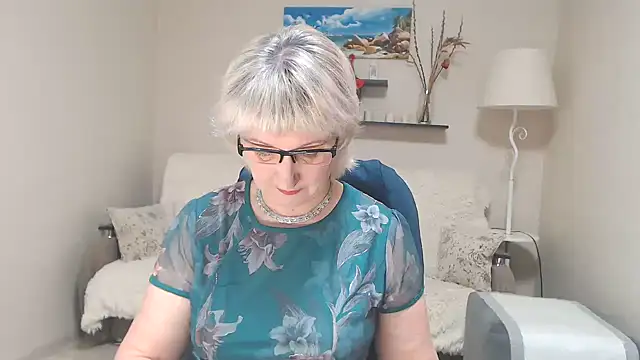 FleurMays online show from February 9, 2025, 6:11 am