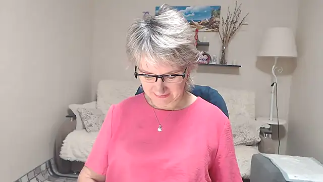 FleurMays online show from November 16, 2025, 3:45 am