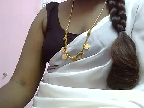 Hot akshara online show from December 1, 2025, 4:01 pm