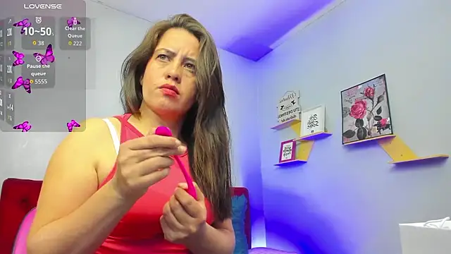 kathina giraldo online show from October 26, 2025, 2:12 pm