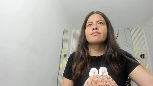 kathina giraldo online show from March 28, 2026, 12:38 pm