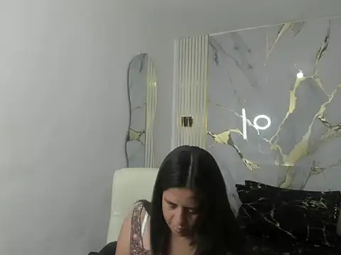 Snapshot of kathina_giraldo chatting on April 13, 2026, 12:32 pm kathina giraldo online show from April 13, 2026, 12:32 pm
