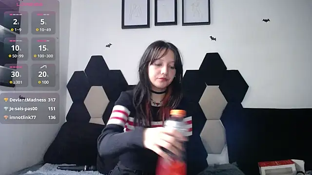 Maki Zein online show from December 5, 2024, 7:38 pm