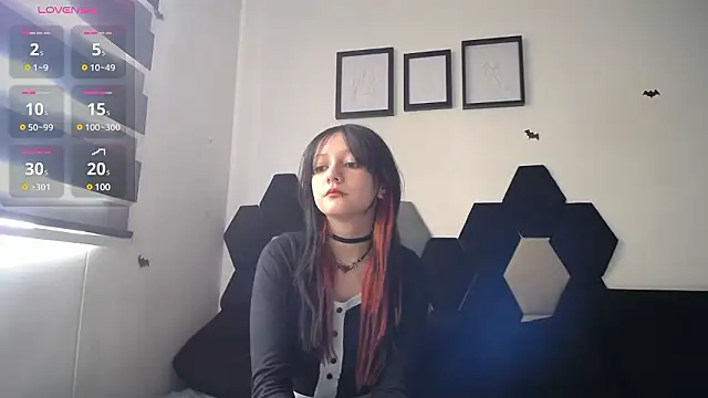Maki Zein online show from December 6, 2024, 1:22 pm