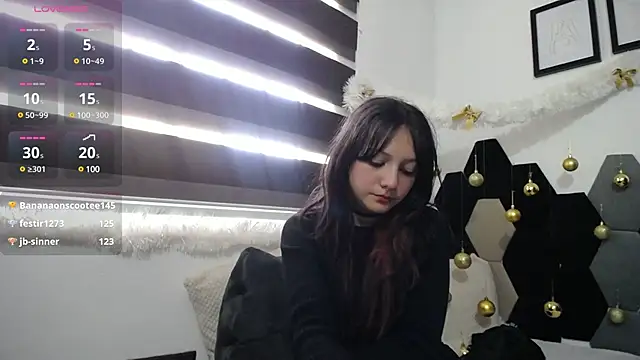 Maki Zein online show from December 13, 2024, 9:41 pm