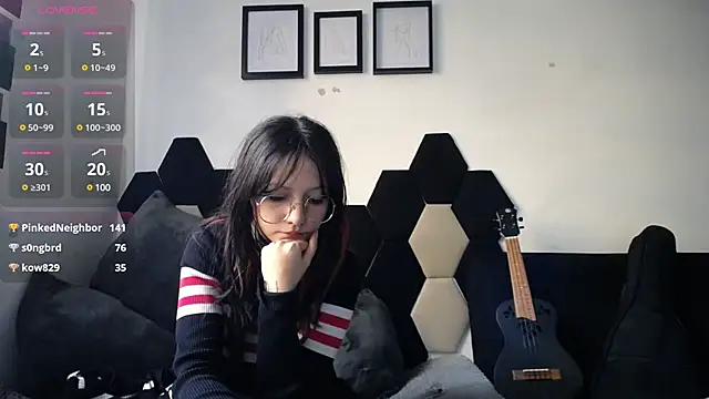 Maki Zein online show from December 19, 2024, 5:29 pm