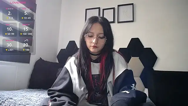 Maki Zein online show from January 6, 2025, 2:14 pm
