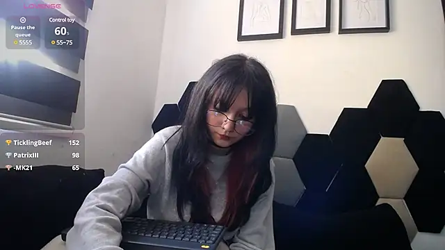 Maki Zein online show from February 17, 2025, 4:15 pm