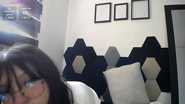 Maki Zein online show from February 27, 2025, 1:07 pm