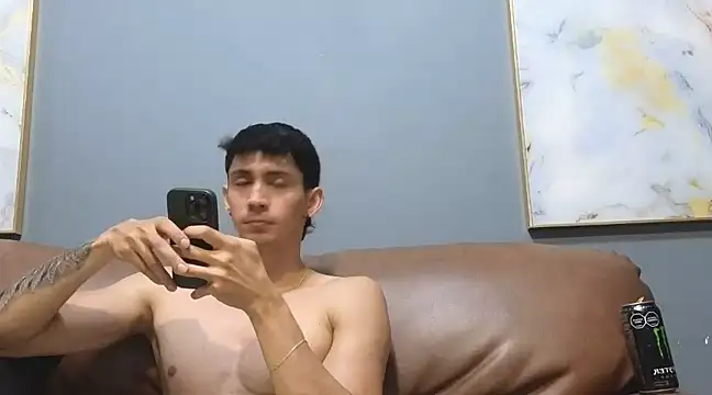 OliverBennet online show from December 7, 2024, 1:58 am