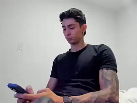 OliverBennet online show from December 27, 2024, 12:18 am