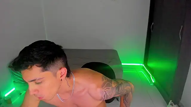 OliverBennet online show from January 23, 2025, 11:36 pm