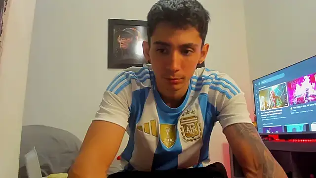 OliverBennet online show from October 19, 2025, 3:07 am