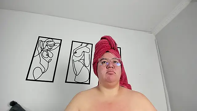 RubyPirsso18 online show from October 11, 2025, 7:12 pm