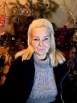 CassandraSandra44 online show from January 18, 2026, 6:01 pm