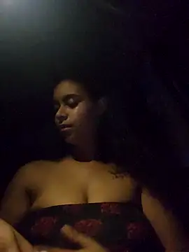 cinnaminnie online show from March 4, 2025, 1:01 am