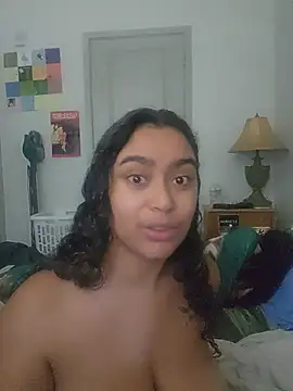 cinnaminnie online show from June 3, 2026, 4:01 pm