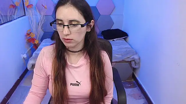 Snapshot of CharloteTaylor_ chatting on December 18, 2024, 7:15 am CharloteTaylor online show from December 18, 2024, 7:15 am