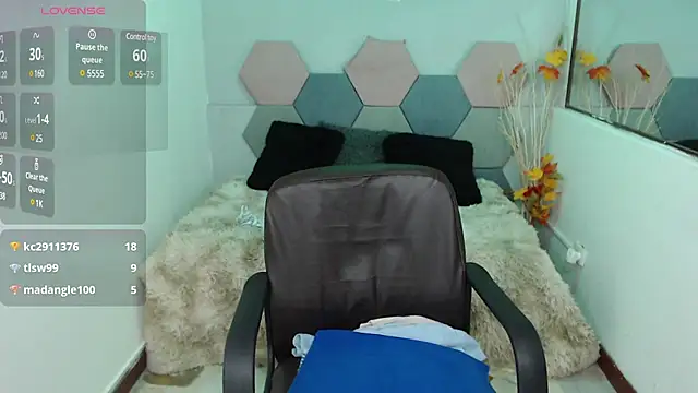 Snapshot of CharloteTaylor_ chatting on February 15, 2025, 6:55 am CharloteTaylor online show from February 15, 2025, 6:55 am