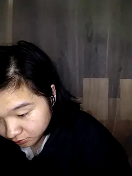 Thomgdee online show from March 9, 2025, 5:17 pm