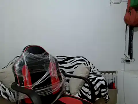 miriam775 online show from January 14, 2026, 2:01 pm