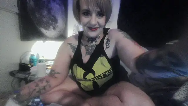 Snapshot of Hunniebunnie78 chatting on June 27, 2026, 1:43 am Hunniebunnie78 online show from June 27, 2026, 1:43 am