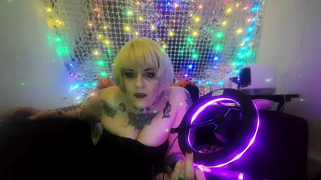 Snapshot of Hunniebunnie78 chatting on July 26, 2026, 3:04 am Hunniebunnie78 online show from July 26, 2026, 3:04 am