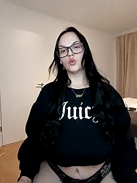 Jujuicy 97 online show from October 7, 2025, 5:21 pm