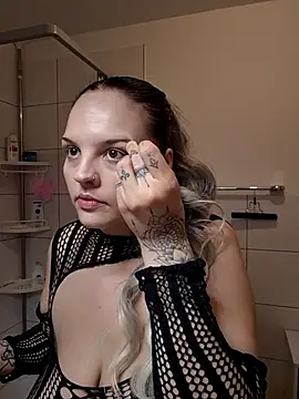 Jujuicy 97 online show from February 5, 2026, 6:01 pm