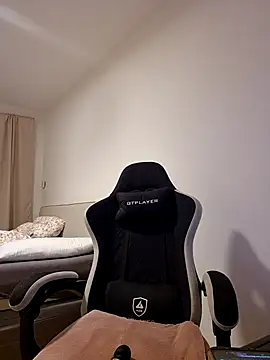 Jujuicy 97 online show from February 17, 2026, 6:47 pm