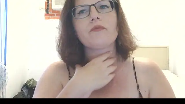 CrimsonMistress online show from March 13, 2026, 11:00 pm