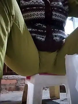 JasminePham online show from December 2, 2024, 6:52 am