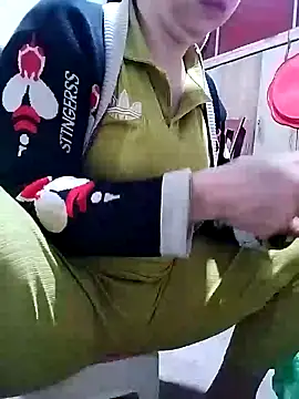 JasminePham online show from December 5, 2024, 8:33 am