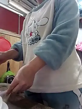 JasminePham online show from December 10, 2024, 3:41 am