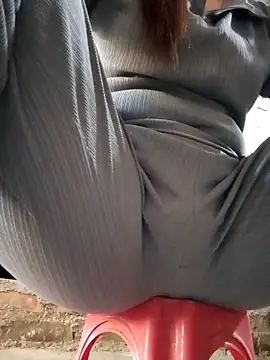 JasminePham online show from March 3, 2025, 1:53 am