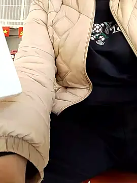 JasminePham online show from January 11, 2026, 5:23 am