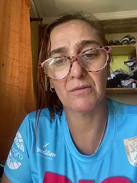 anastasia and jordan online show from February 7, 2025, 1:32 pm