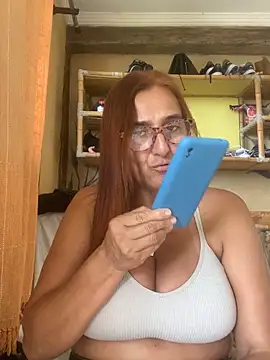 anastasia and jordan online show from February 12, 2025, 3:27 pm